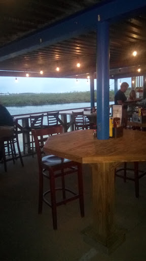 Bar & Grill «Paradise Key Dockside Bar & Grill», reviews and photos, 165 Cove Harbor N, Rockport, TX 78382, USA