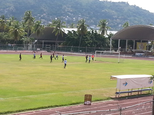 Unidad Deportiva de Zihuatanejo, Camellón, 24 de Abril, 40897 Zihuatanejo, Gro., México, Actividades recreativas | GRO