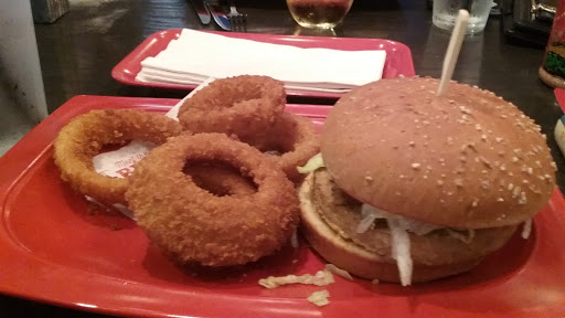 Hamburger Restaurant «Red Robin Gourmet Burgers», reviews and photos, 2770 Naglee Rd, Tracy, CA 95376, USA