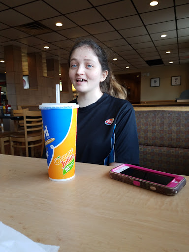 Fast Food Restaurant «DQ Grill & Chill», reviews and photos, 1605 Old Gallatin Rd, Scottsville, KY 42164, USA