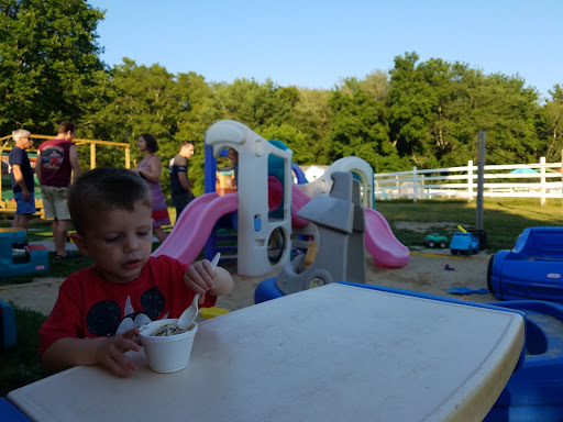 Ice Cream Shop «Captain Bonneys Ice Cream», reviews and photos, 258 New Bedford Rd, Rochester, MA 02770, USA