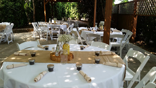 Wedding Venue «The Troutdale House by the Sandy River», reviews and photos, 411 E Historic Columbia River Hwy, Troutdale, OR 97060, USA