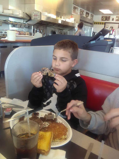 Breakfast Restaurant «Waffle House», reviews and photos, 3031 S Arlington Rd, Akron, OH 44312, USA