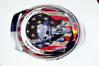 шлем Себастьяна Феттеля с гитарой специально для Гран-при США 2013