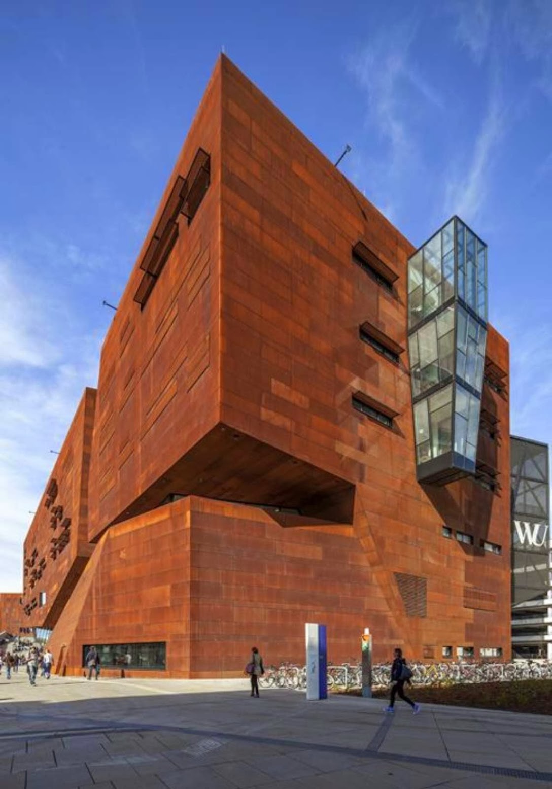 Teaching Center by BUSarchitektur