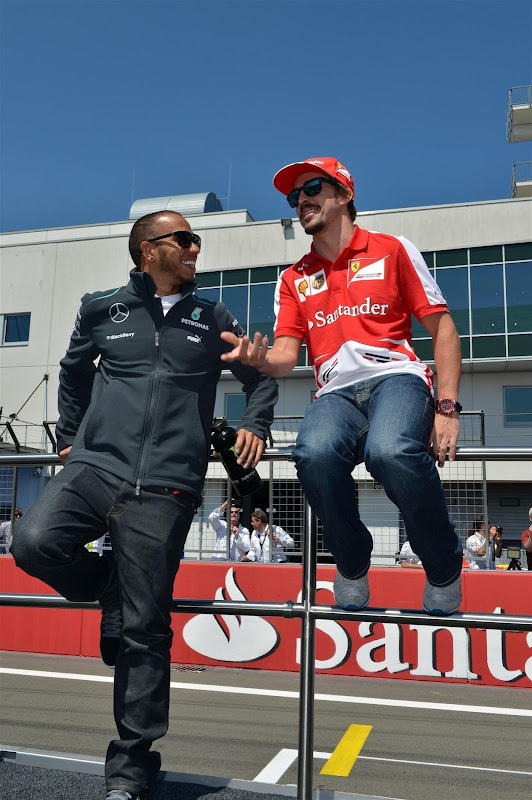 hamilton_alonso_drivers_parade_3_ger13.jpg