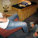 Al gets a shoeshine before the show
