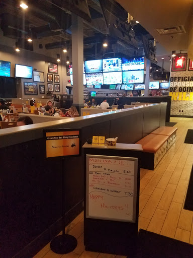 Chicken Wings Restaurant «Buffalo Wild Wings», reviews and photos, 3011 Westgate Mall, Fairview Park, OH 44126, USA