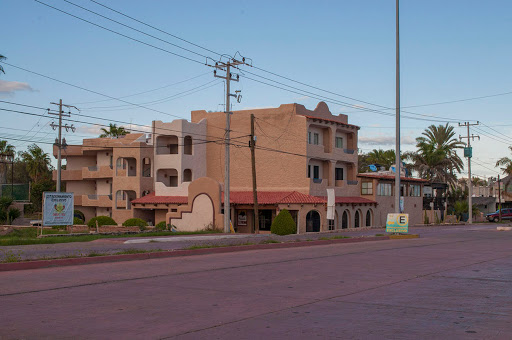 Hacienda Tetakawi, Blvd. Manlio Fabio Beltrones s/n Km 9.5, Caracol Turístico, 85506 Guaymas, Son., México, Alojamiento en interiores | SON