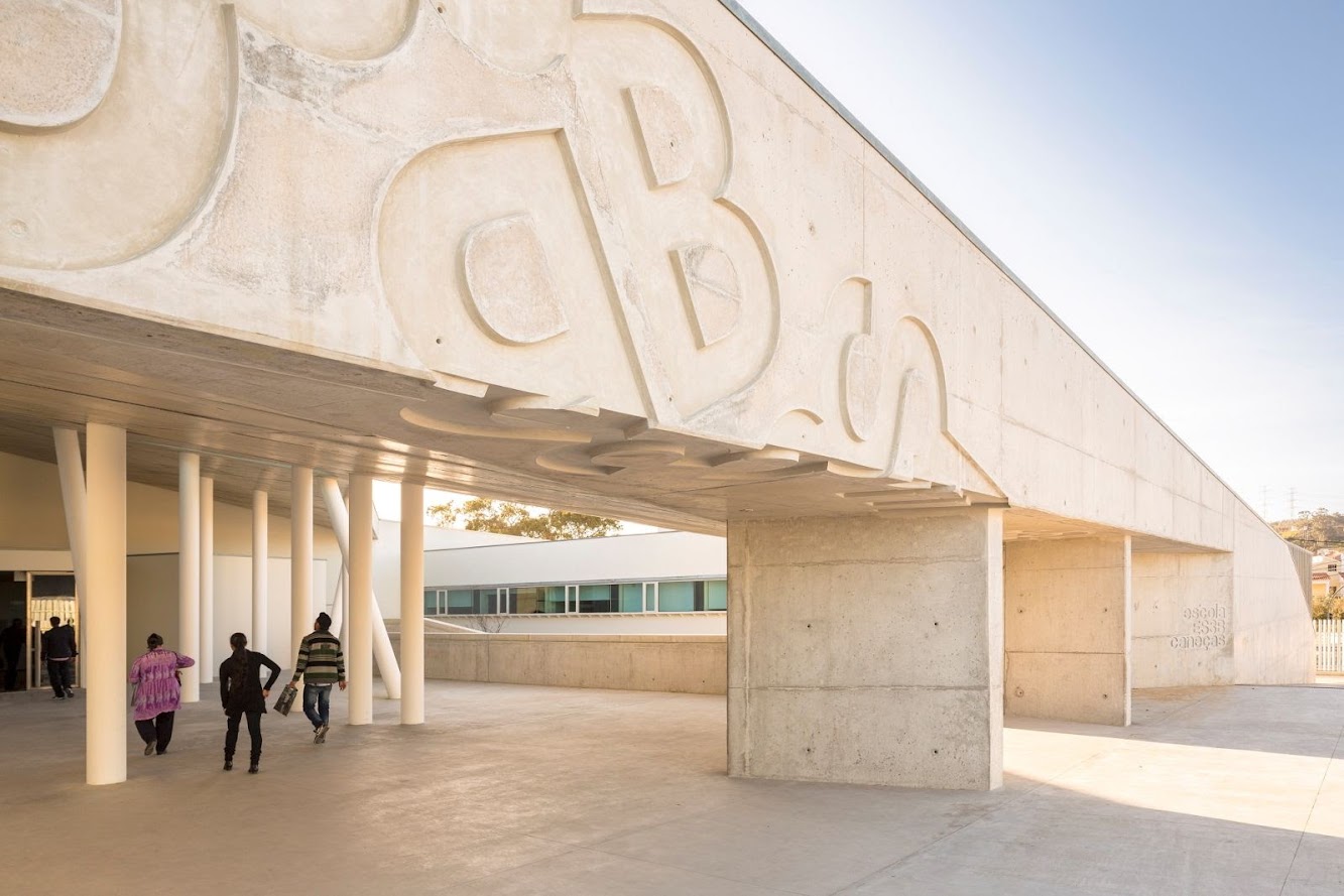 Caneças High School by Arx