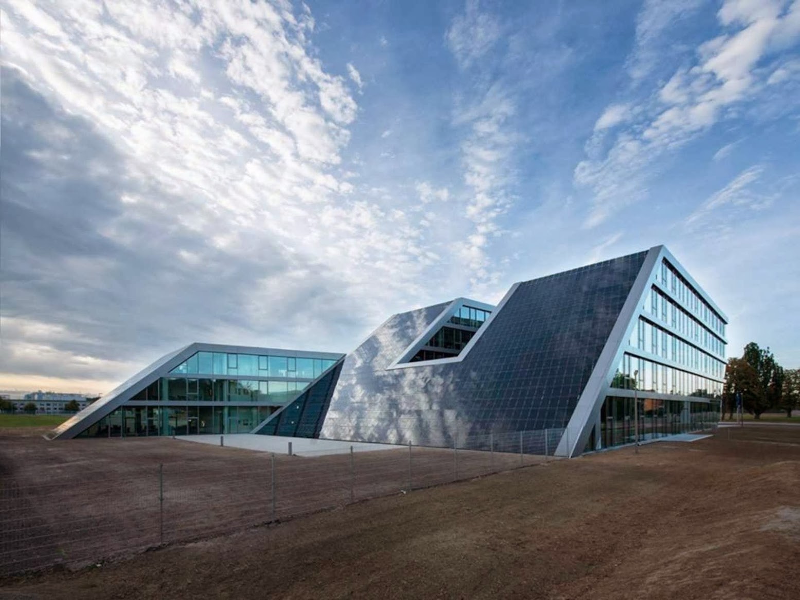 Hahn Kolb Headquarters by Sigrid Hintersteininger architects