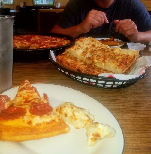 Pizza Restaurant «Pizza Hut», reviews and photos, 412 E Main St, Batavia, NY 14020, USA