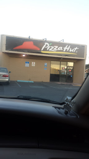 Pizza Restaurant «Pizza Hut», reviews and photos, 21 W Lodi Ave, Lodi, CA 95240, USA