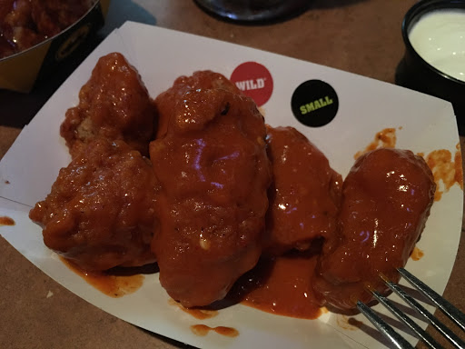 Chicken Wings Restaurant «Buffalo Wild Wings», reviews and photos, 1776 W Prien Lake Rd e, Lake Charles, LA 70601, USA