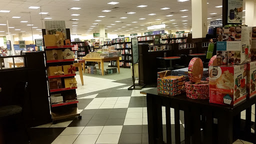 Book Store «Barnes & Noble», reviews and photos, 25 Hazard Ave # 4, Enfield, CT 06082, USA