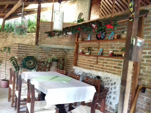 La Cabaña del Tío Yeyo, Calle Pedro Moreno 26, Centro, 91500 Coatepec, Ver., México, Restaurante de comida para llevar | VER