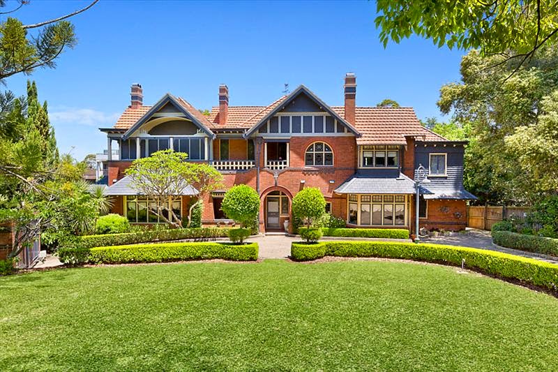 Colinroobie, 1 Clydesdale Place Pymble NSW