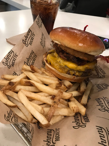 Hamburger Restaurant «Johnny Rockets», reviews and photos, 2621 Palisades Center Dr, West Nyack, NY 10994, USA