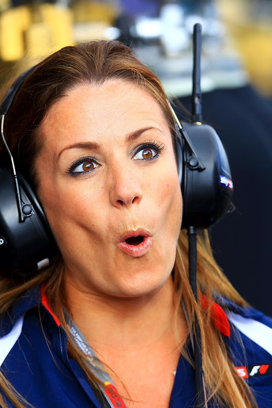 удивленное выражение лица Натали Пинкхэм на Гран-при Австралии 2012