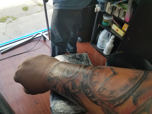 Tattoo Shop «Calaveras Tattoo», reviews and photos, 20991 Mission Blvd, Hayward, CA 94541, USA