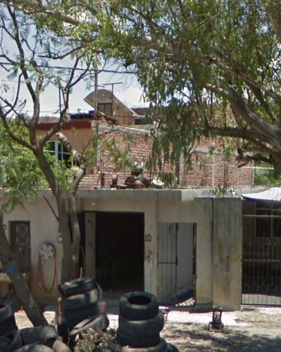 Servillantas Guzmán, Carr. Nacional 10, Barrio de Abajo, 59920 Tangamandapio, Mich., México, Taller de reparación de automóviles | MICH