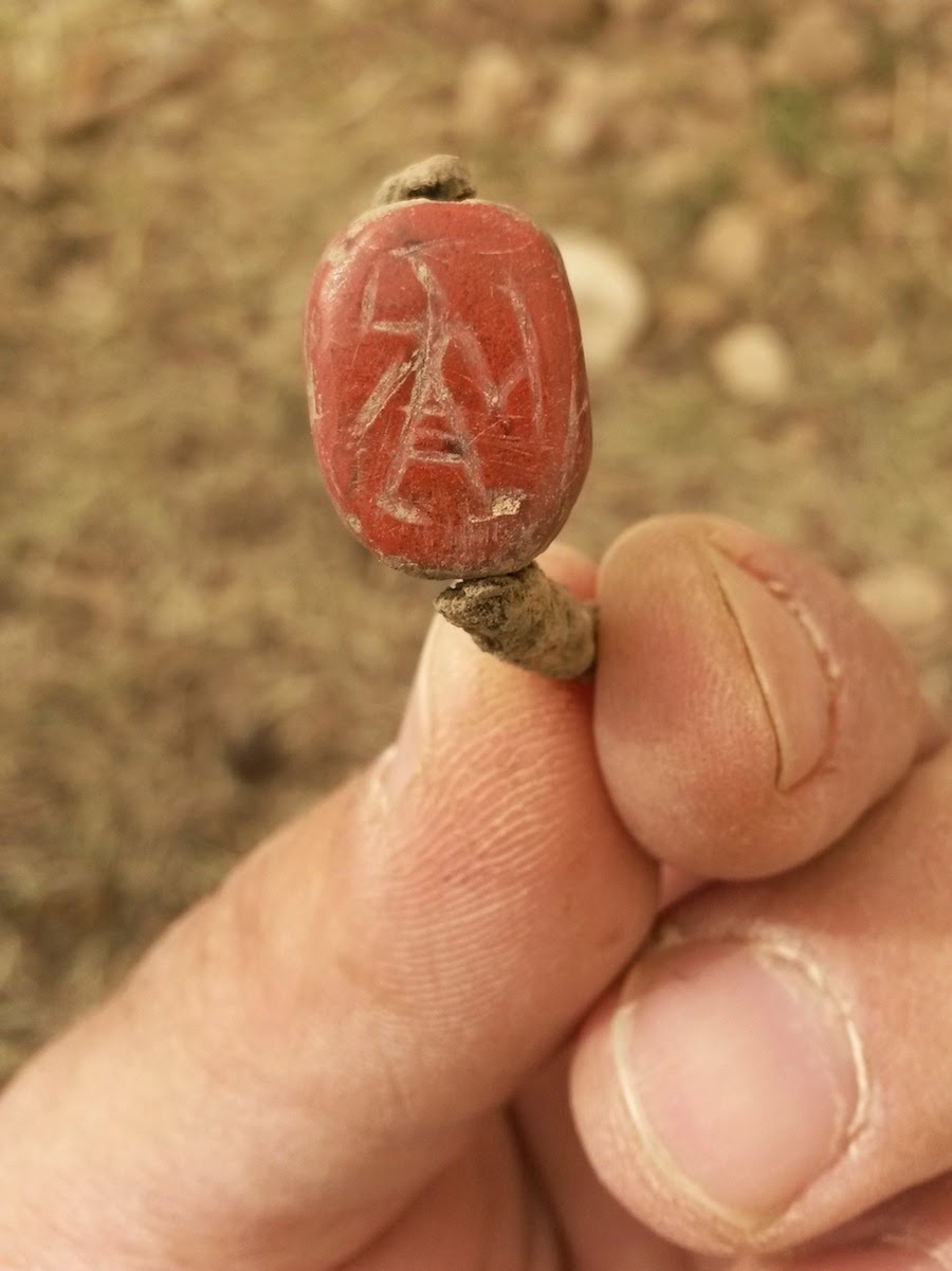 Egyptian artefacts rescued from robbed tomb in Israel Egyptian artefacts rescued from robbed tomb in Israel