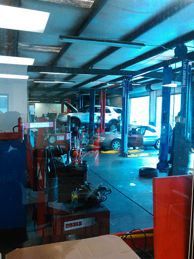 Car Repair and Maintenance «Pep Boys Auto Service & Tire», reviews and photos, 4125 US-78, Lilburn, GA 30047, USA