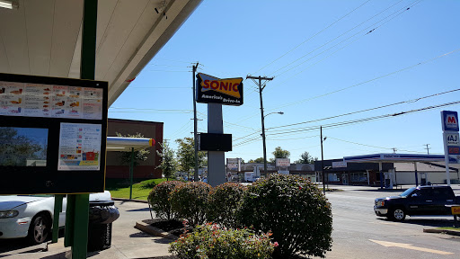 Fast Food Restaurant «Sonic Drive-In», reviews and photos, 537 W Dixie Ave, Elizabethtown, KY 42701, USA