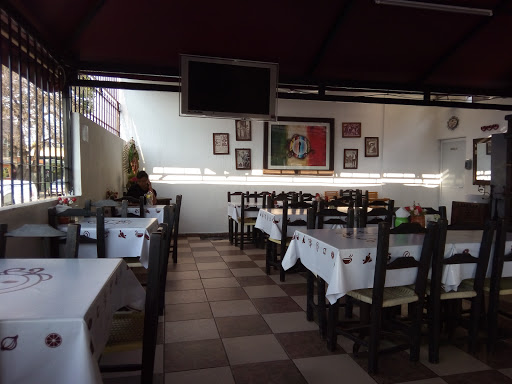 Los 7 Pozoles, Batalla De Celaya 3149, Fracc Revolucion, 45589 San Pedro Tlaquepaque, Jal., México, Restaurante de brunch | JAL