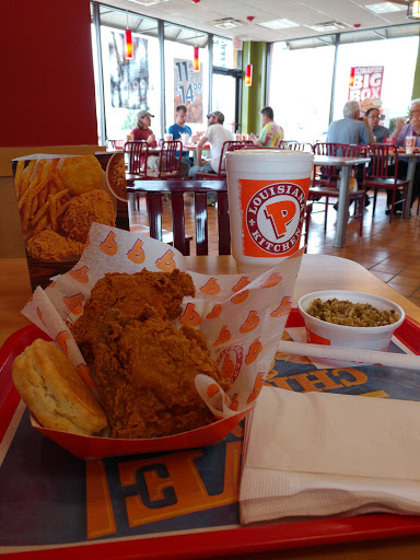 Chicken Restaurant «Popeyes Louisiana Kitchen», reviews and photos, 2141 Green Bay Rd, North Chicago, IL 60064, USA