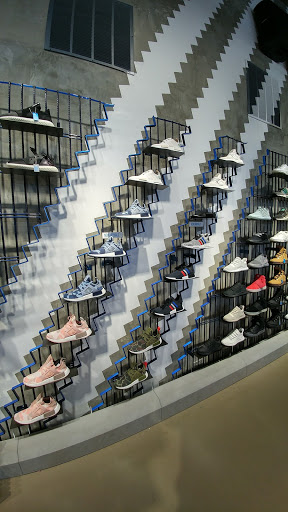 Shoe Store «Adidas Originals», reviews and photos, 8009 Melrose Ave, Los Angeles, CA 90046, USA