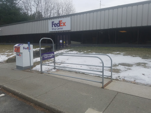 Shipping and Mailing Service «FedEx Ship Center», reviews and photos, 41 N Labombard Rd, Lebanon, NH 03766, USA