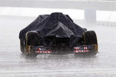 болид Toro Rosso под челом на дождевой квалификации на Хоккенхаймринге на Гран-при Германии 2012