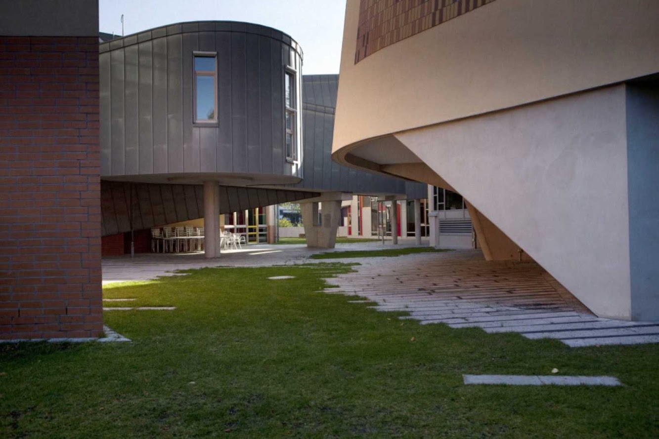 Miralles Tagliabue Embt