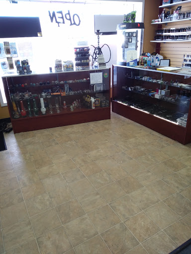 Tobacco Shop «Smoker Friendly Tobacco & Vape #28», reviews and photos, 7640 S Meridian St, Indianapolis, IN 46217, USA