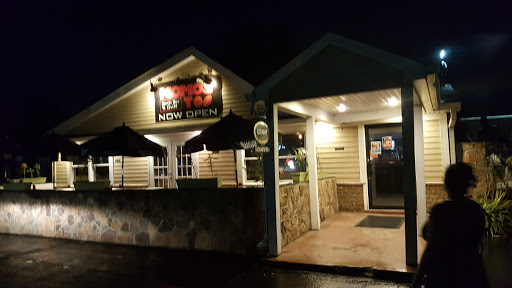 Bar «Momos Too Sports Bar & Grill», reviews and photos, 667 Montauk Hwy, Bayport, NY 11705, USA
