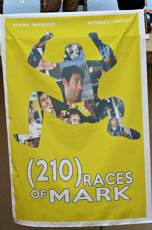 (210) races of Mark - баннер болельщиков в поддержку Марка Уэббера на трибуне Гран-при Кореи 2013