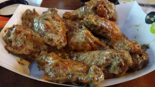 Chicken Wings Restaurant «Buffalo Wild Wings», reviews and photos, 2796 Naglee Rd, Tracy, CA 95304, USA