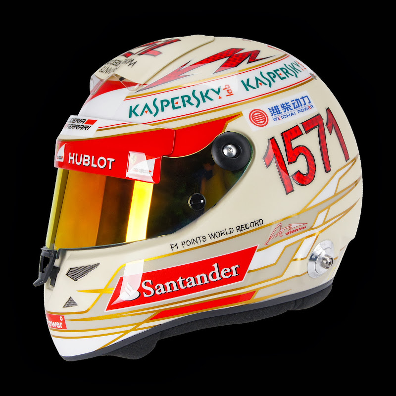 шлем Фернандо Алонсо в честь его очкового рекорда на Гран-при Индии 2013