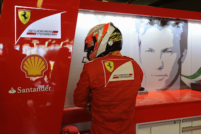 Кими Райкконен в боксах Ferrari на Гран-при Австралии 2014