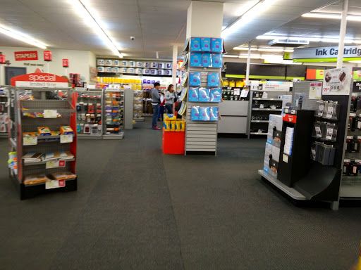 Office Supply Store «Staples», reviews and photos, 24-41 31st St, Astoria, NY 11102, USA