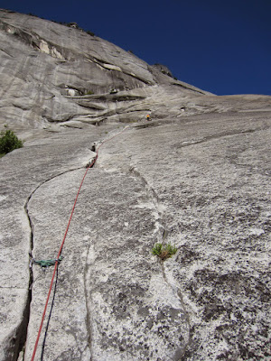Aaron's lead of the second pitch (5.6)