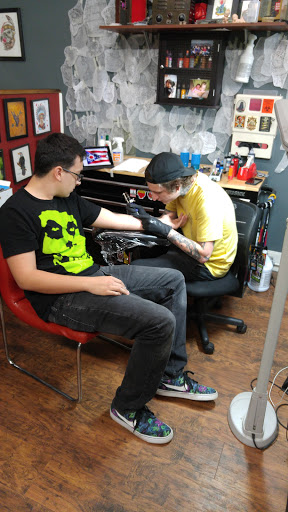 Tattoo Shop «Liquid Metal Tattoo & Body Piercing», reviews and photos, 817 Main St, West Point, VA 23181, USA