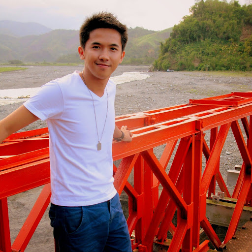 october 21 2013 at 4 01 am bat nga ayaw magplay san pa po ito pede