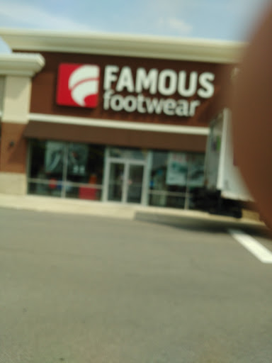 Shoe Store «Famous Footwear», reviews and photos, 1701 Niagara Falls Blvd, Amherst, NY 14228, USA