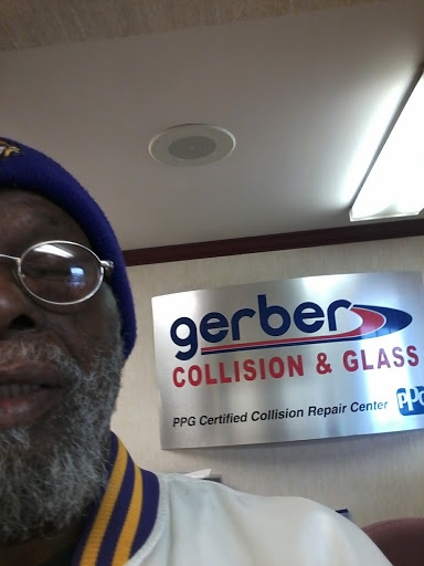 Auto Body Shop «Gerber Collision & Glass», reviews and photos, 16100 Suntone Dr, South Holland, IL 60473, USA