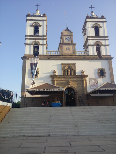 Iglesia Del Rosario, 81000, Antonio Norzagaray 1740, Centro, Guasave, Sin., México, Institución religiosa | SIN