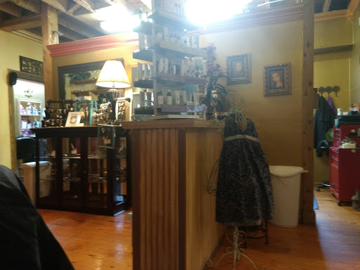Hair Salon «Phoenix Salon & Eustis Day Spa», reviews and photos, 503 E Orange Ave, Eustis, FL 32726, USA