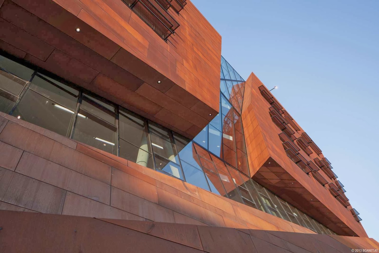 Teaching Center by BUSarchitektur