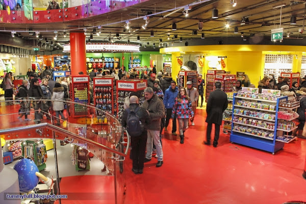 First M&M's World Store in Europe opens in London : The Moodie